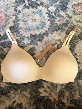 Skims | NWT 34D Wireless Form Push-up Plunge Nude Bra